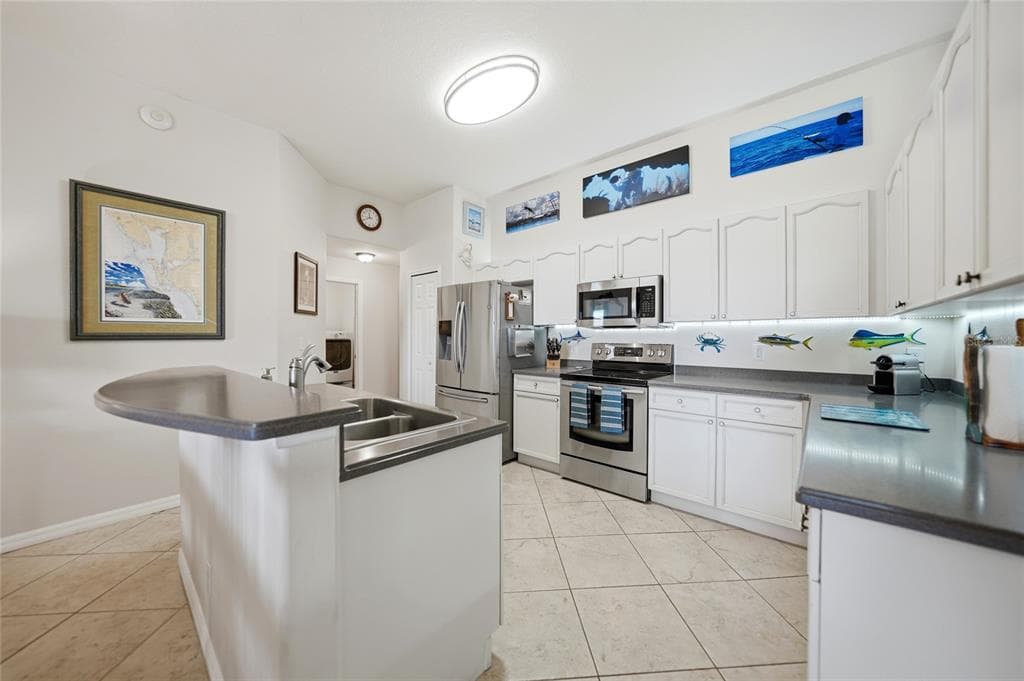 9436 PRESIDENT CIRCLE photo 13