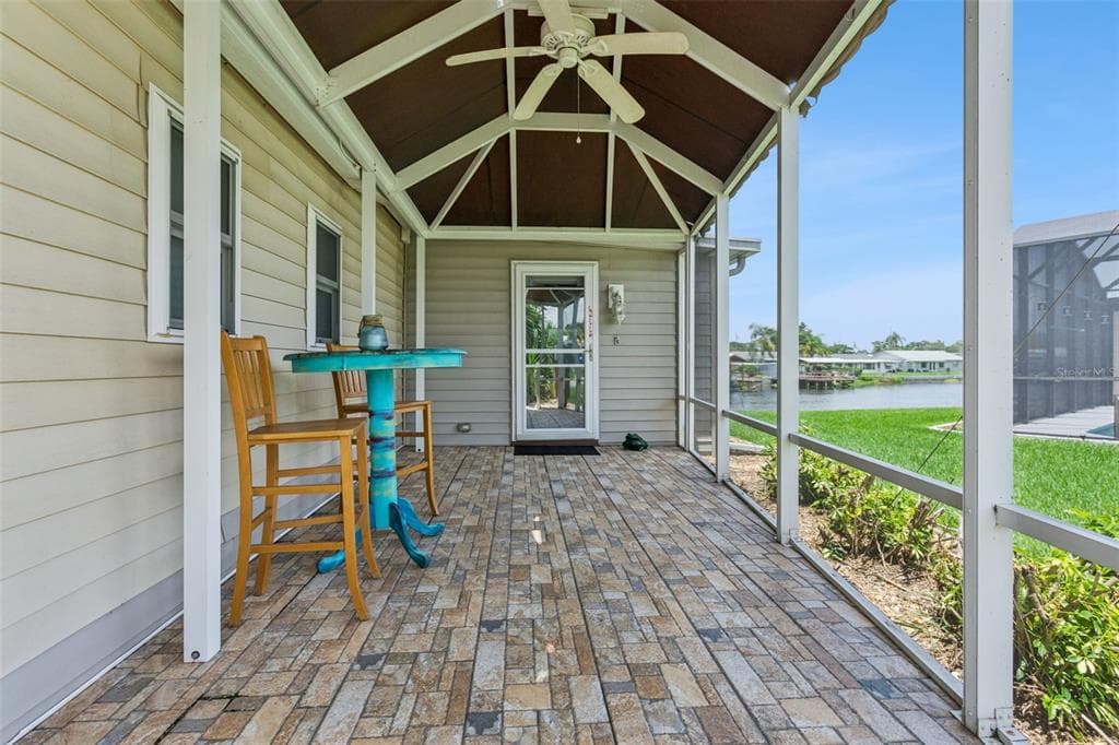 30127 GREEN BAY DRIVE photo 4
