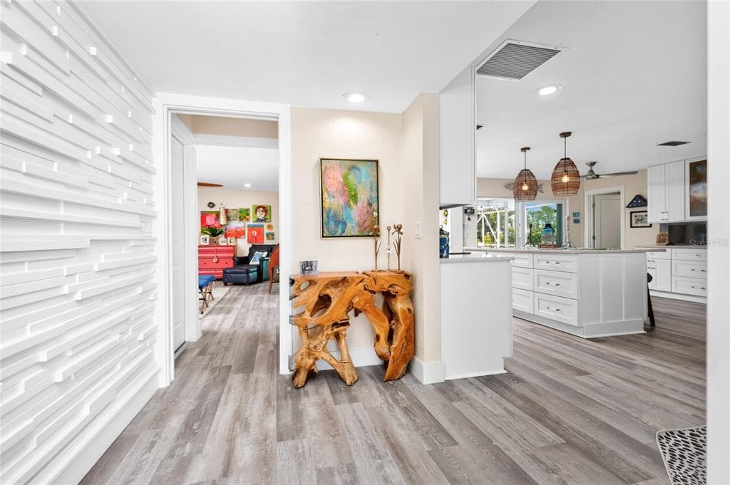 321 CAPRI ISLES CT photo 7