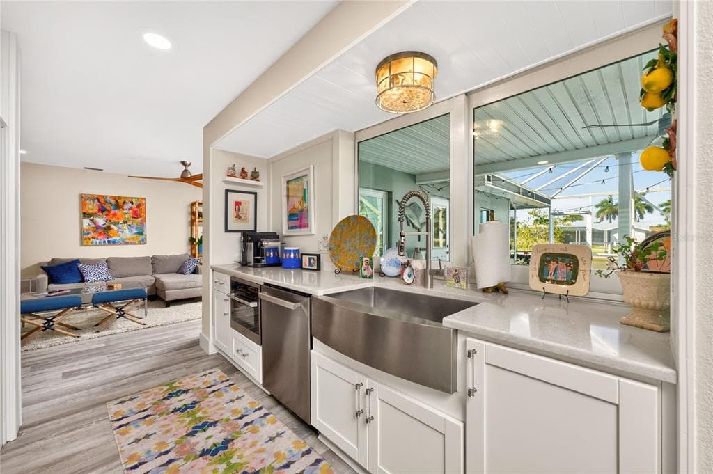 321 CAPRI ISLES CT photo 19