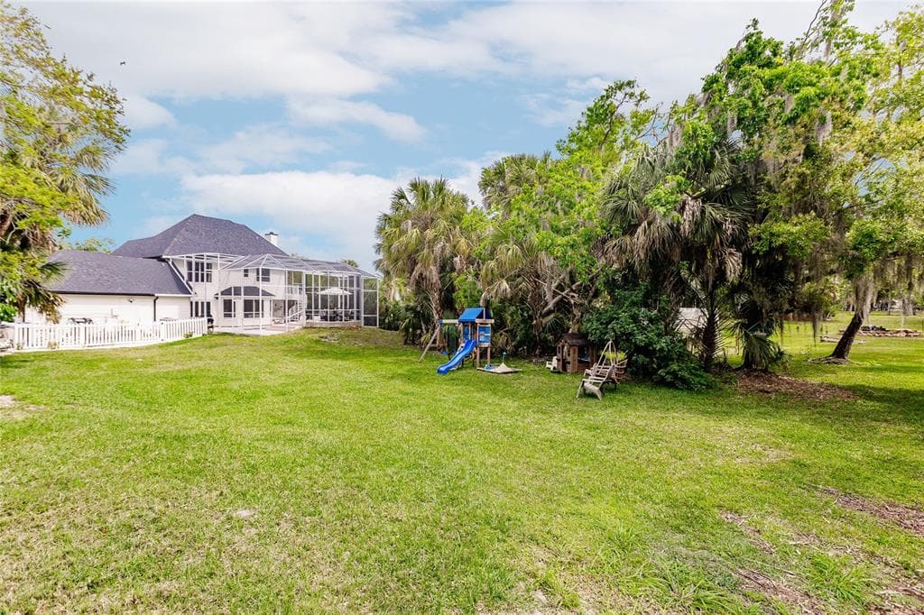 1587 FIRETHORNE LAKES DRIVE photo 6