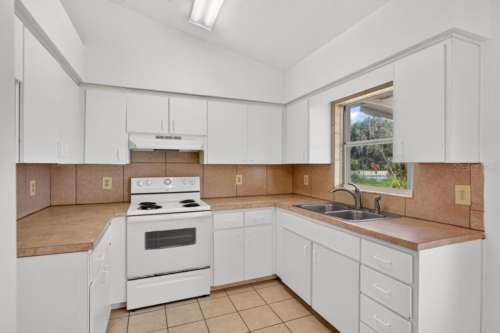 57 CAYMAN CIRCLE photo 13