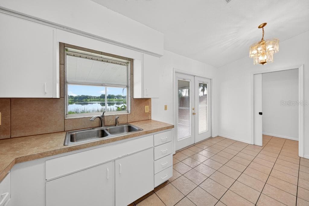 57 CAYMAN CIRCLE photo 17