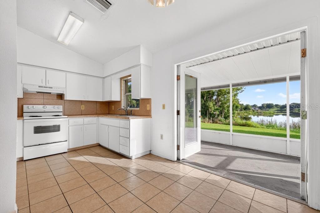 57 CAYMAN CIRCLE photo 12