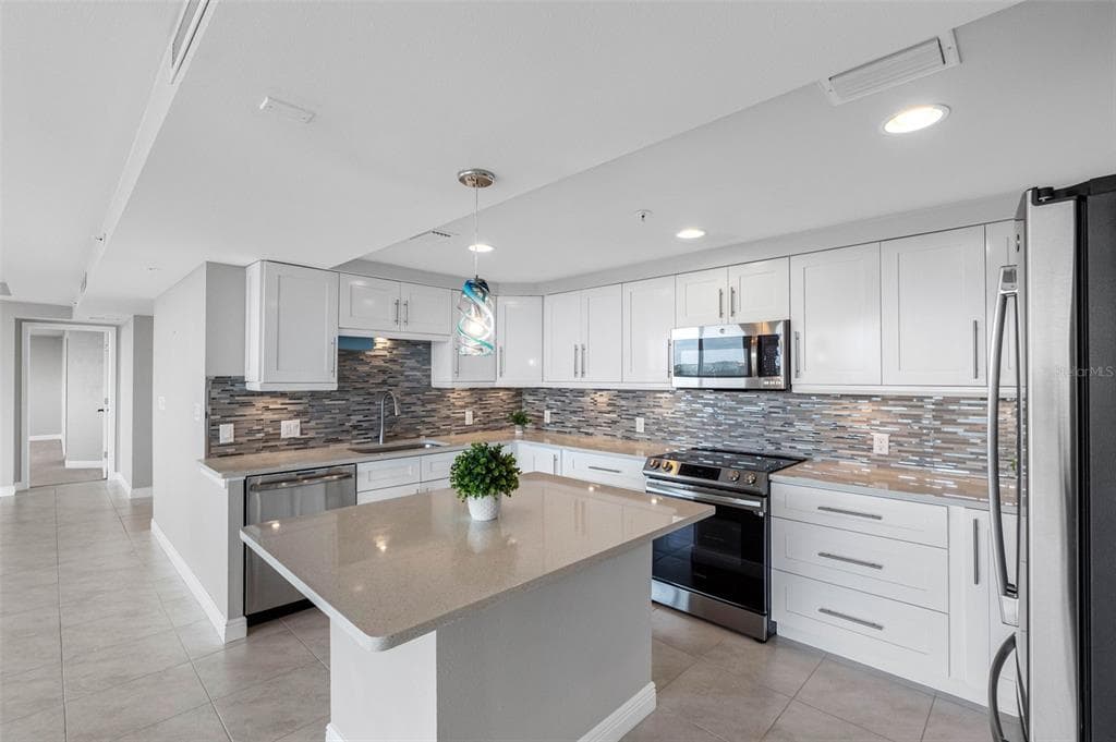 223 ISLAND WAY 7F photo 12