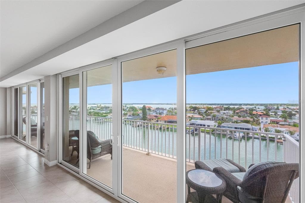 223 ISLAND WAY 7F photo 3