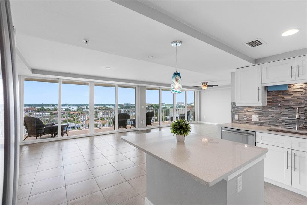 223 ISLAND WAY 7F photo 10