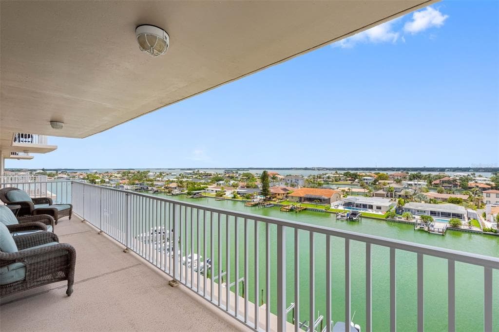 223 ISLAND WAY 7F photo 4