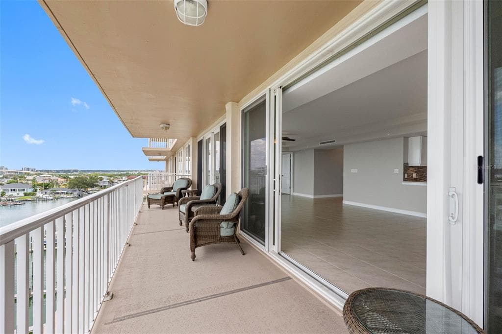 223 ISLAND WAY 7F photo 8