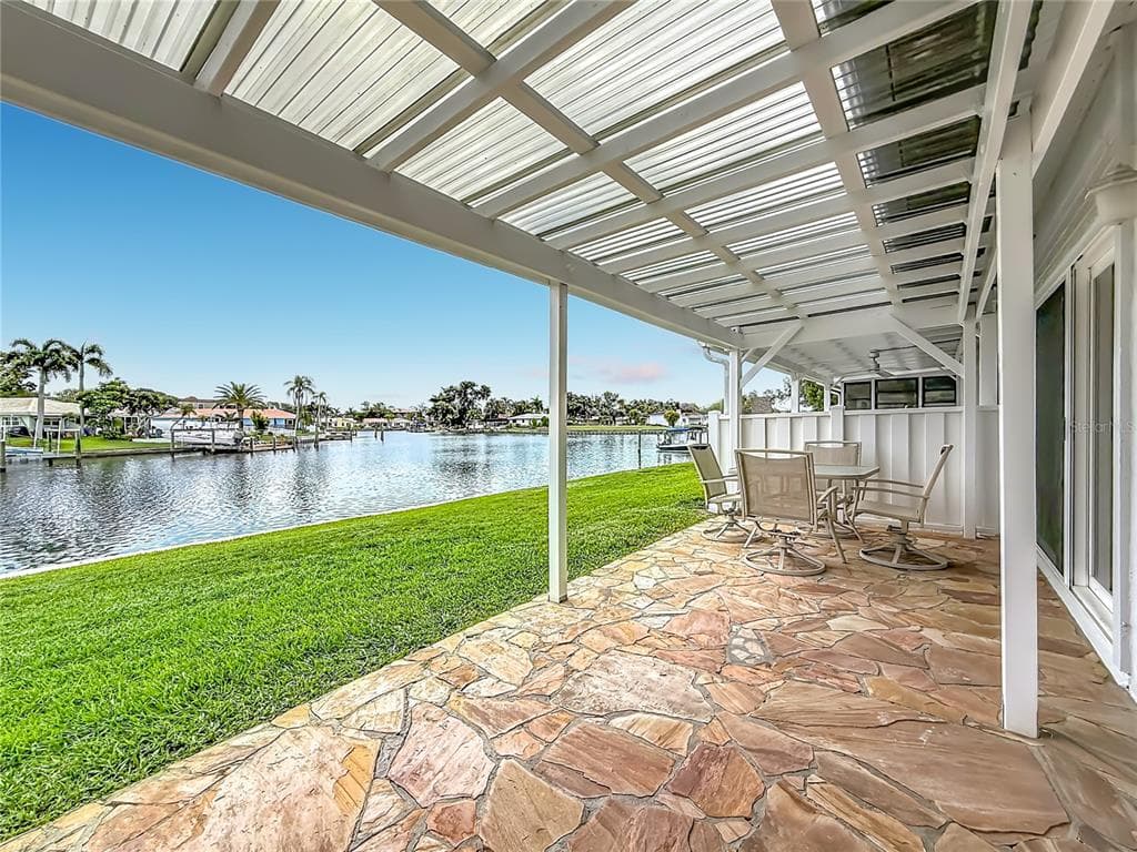 6537 CAPE HATTERAS WAY NE 2 photo 3