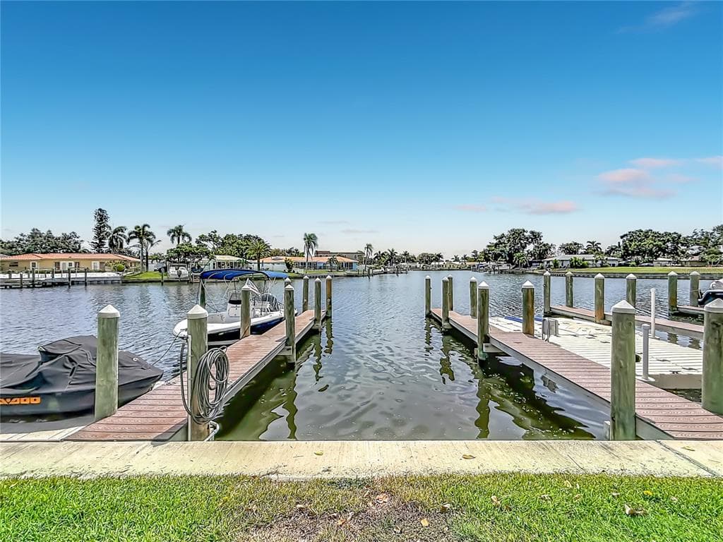 6537 CAPE HATTERAS WAY NE 2 photo 4