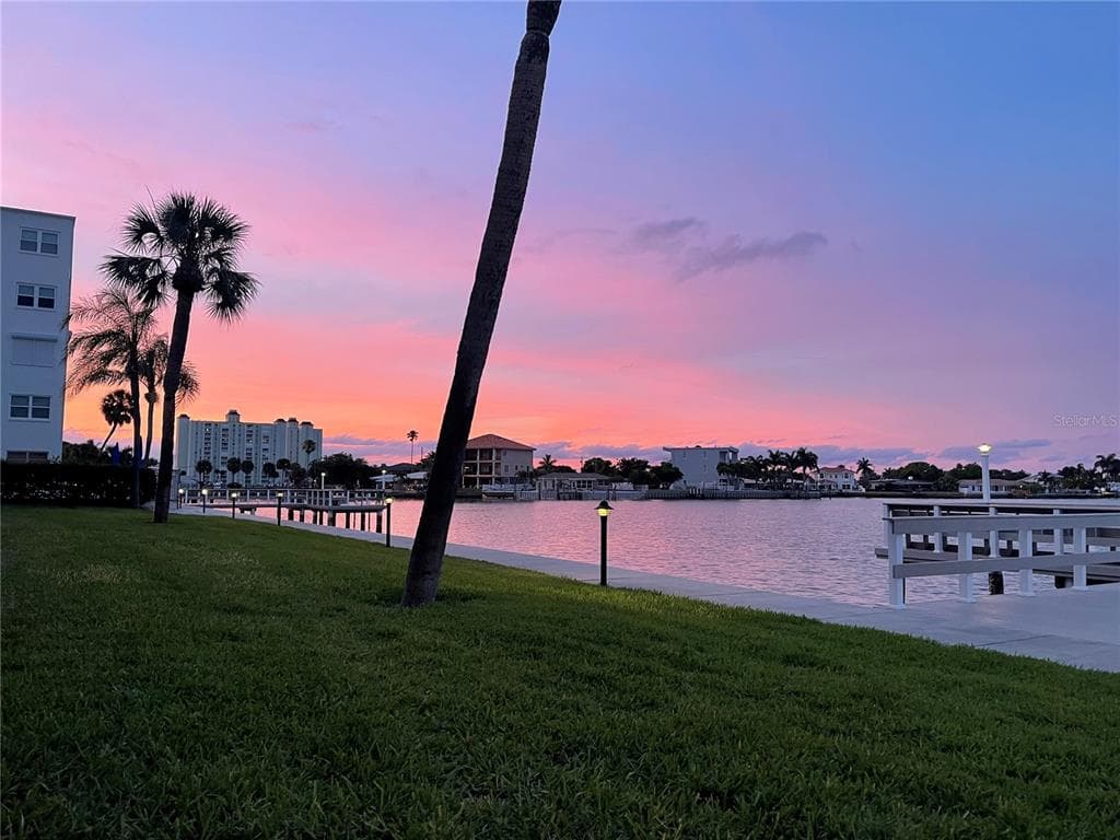 5555 GULF BOULEVARD 116 photo 5