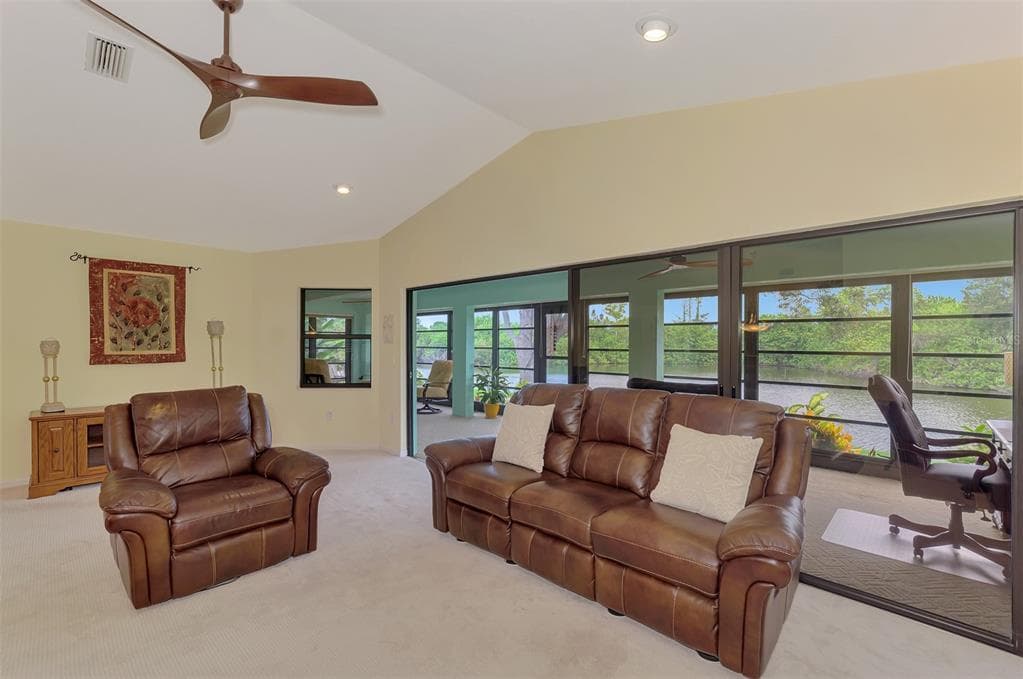 1934 COVE POINTE DRIVE photo 17