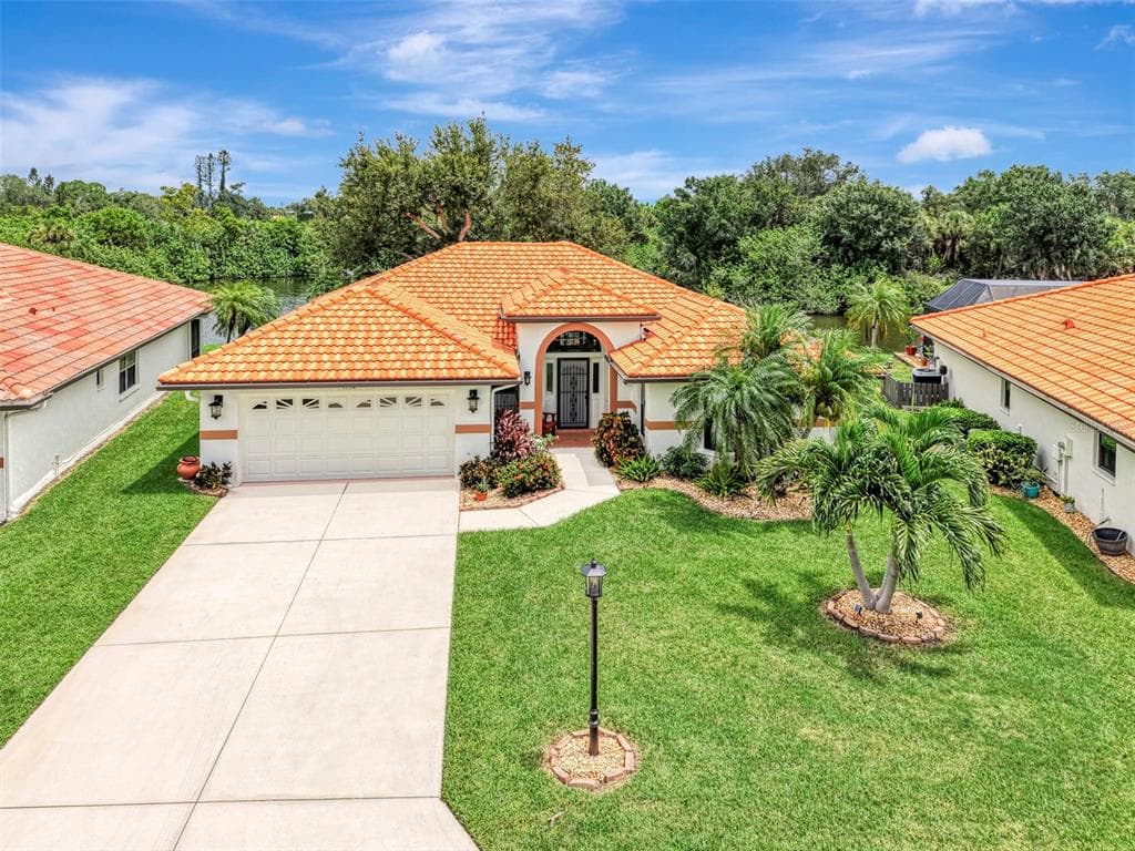 1934 COVE POINTE DRIVE photo 1