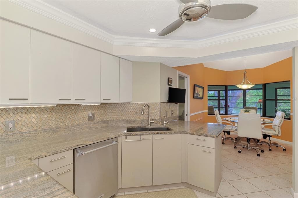 1934 COVE POINTE DRIVE photo 21
