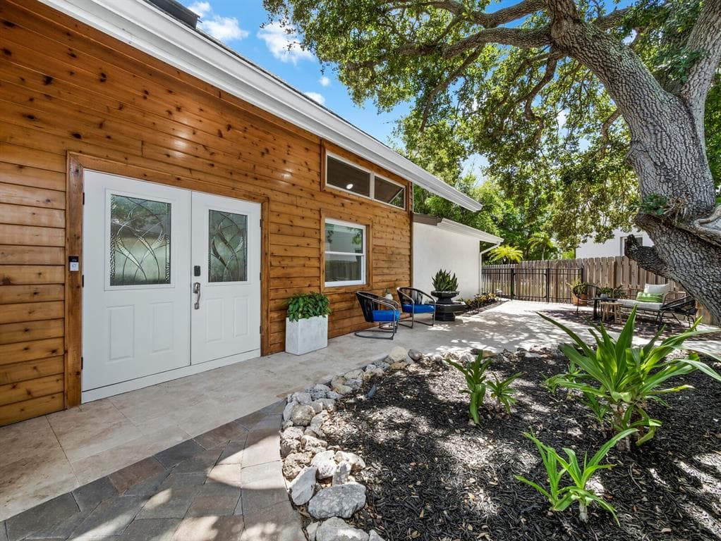430 ISLAND CIRCLE photo 6