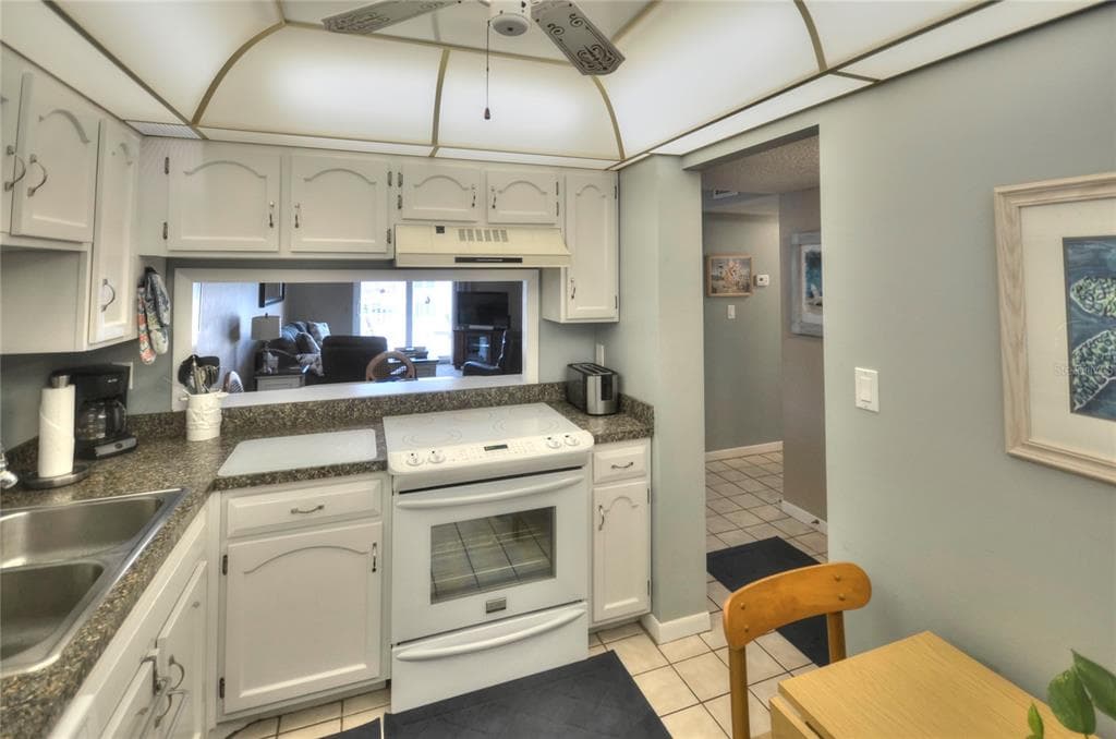 4155 S ATLANTIC AVENUE 403 photo 3