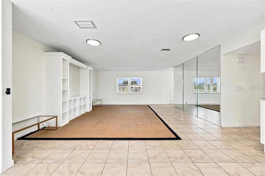 1811 MILFORD CIRCLE photo 6