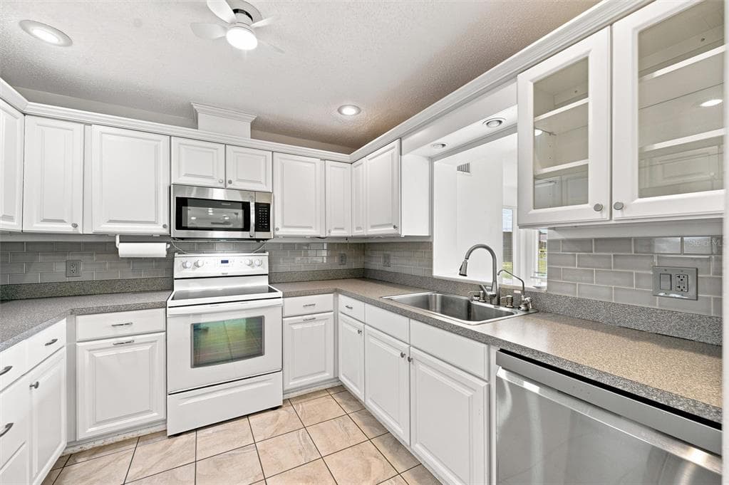 1811 MILFORD CIRCLE photo 24