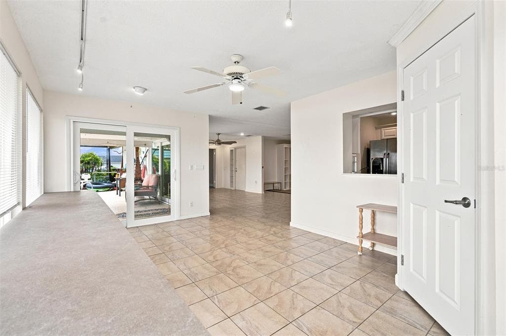 1811 MILFORD CIRCLE photo 14