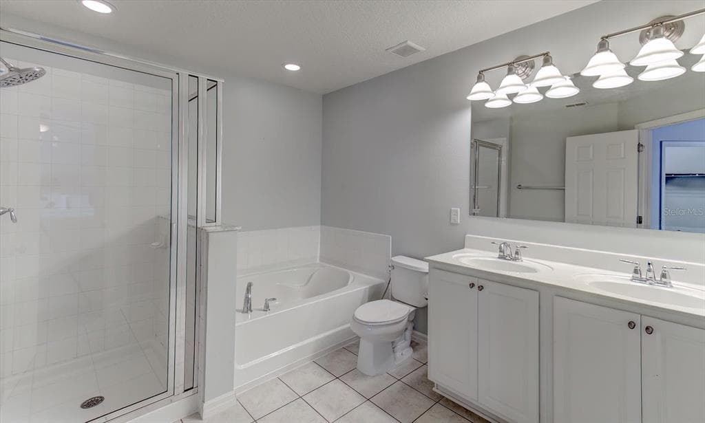 2463 LACERTA DRIVE photo 24