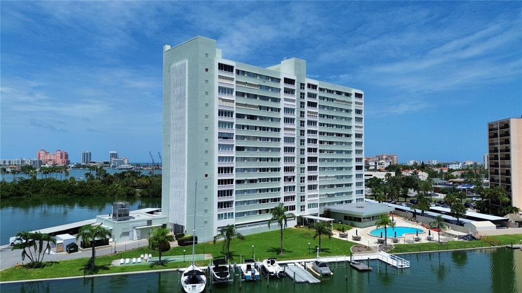 31 ISLAND WAY 505 photo 2