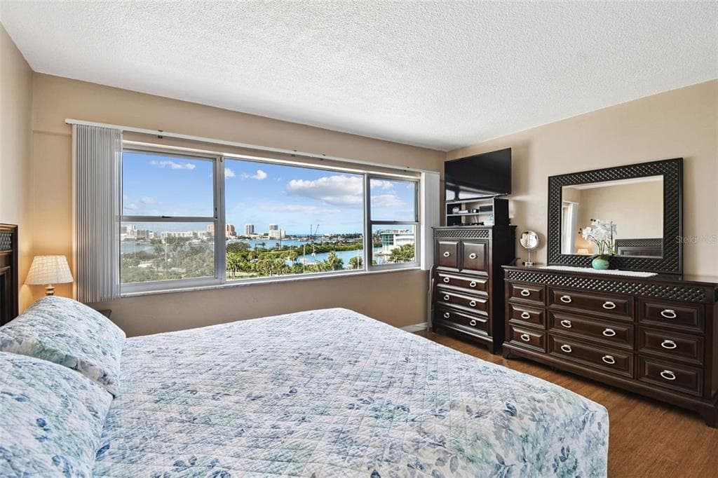 31 ISLAND WAY 505 photo 13