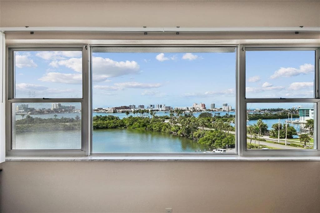 31 ISLAND WAY 505 photo 14