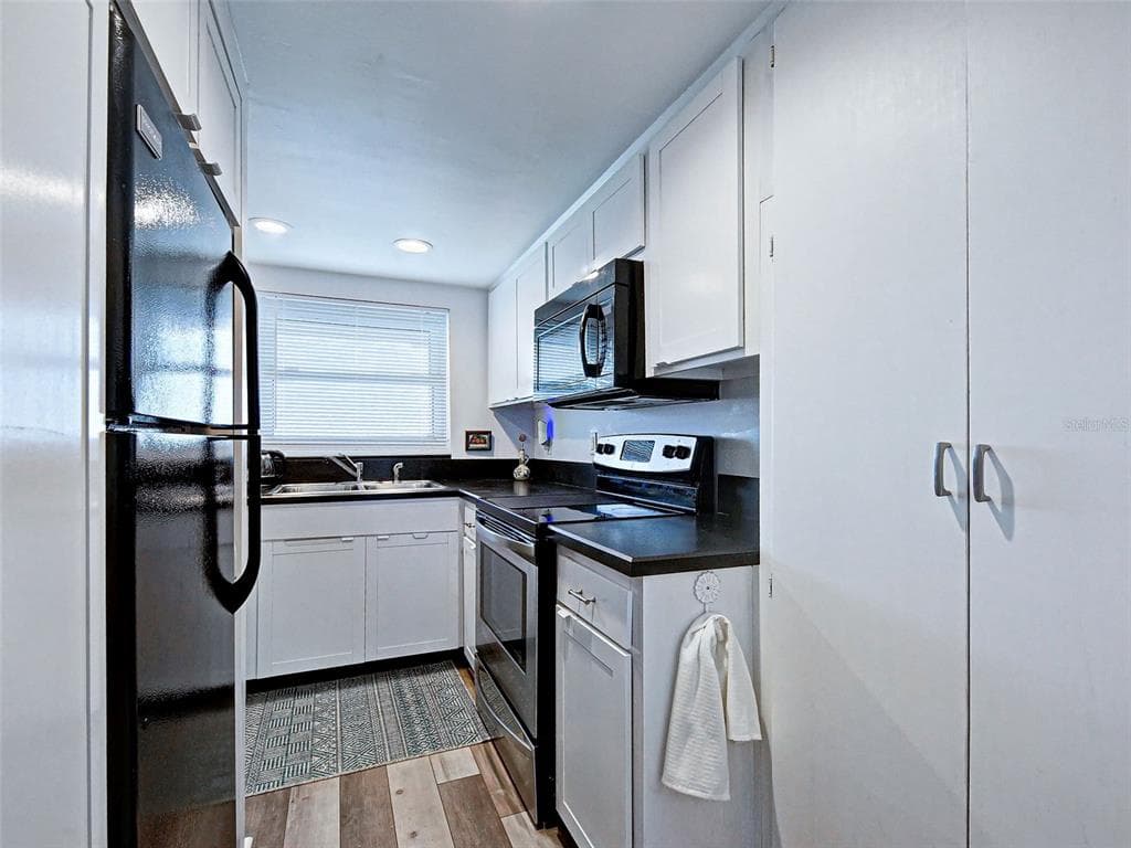 633 ALHAMBRA ROAD 1006 photo 18
