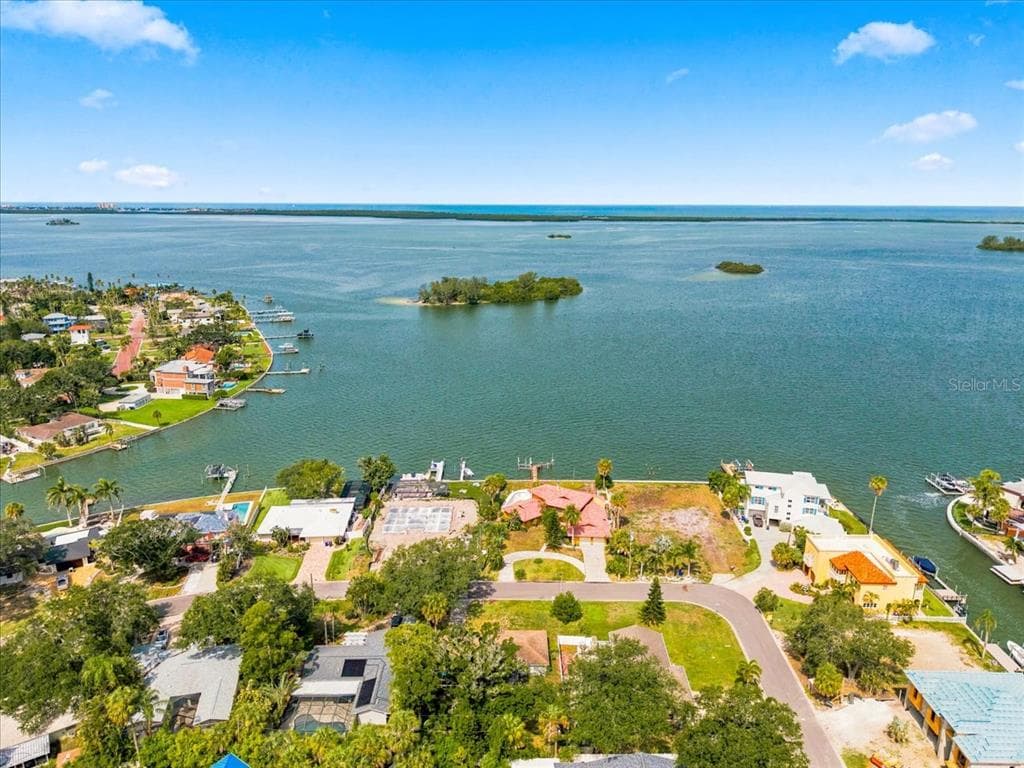 111 SHORE DRIVE photo 11