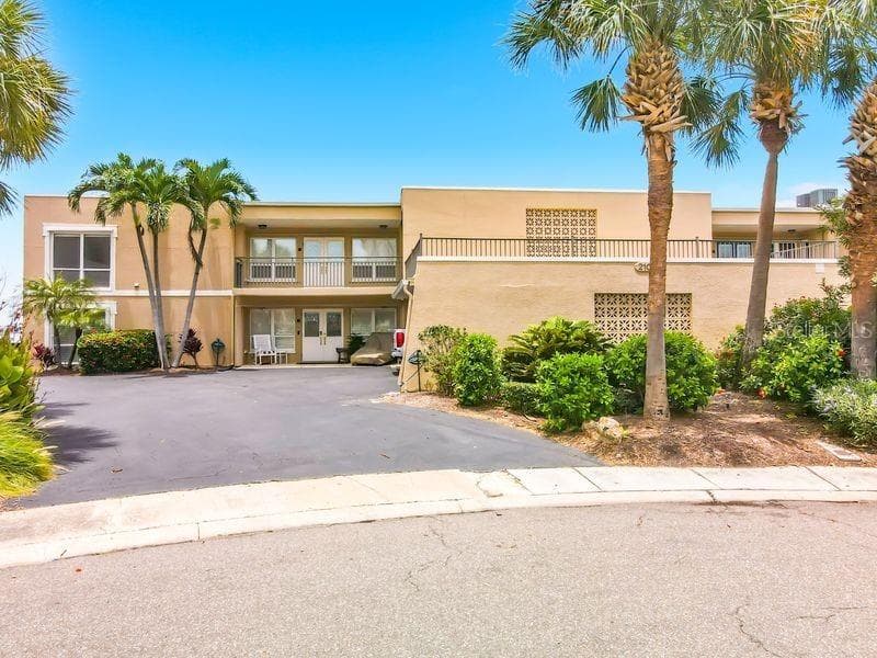 210 DOLPHIN POINT C photo 2