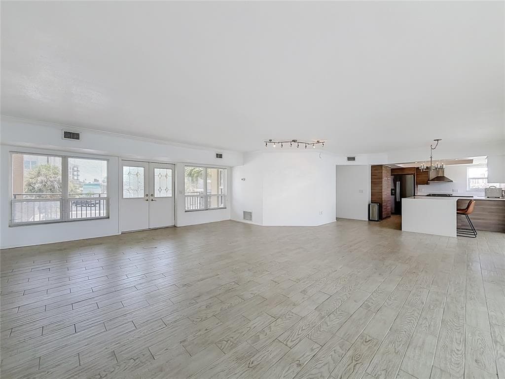 210 DOLPHIN POINT C photo 9