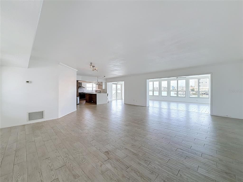 210 DOLPHIN POINT C photo 8