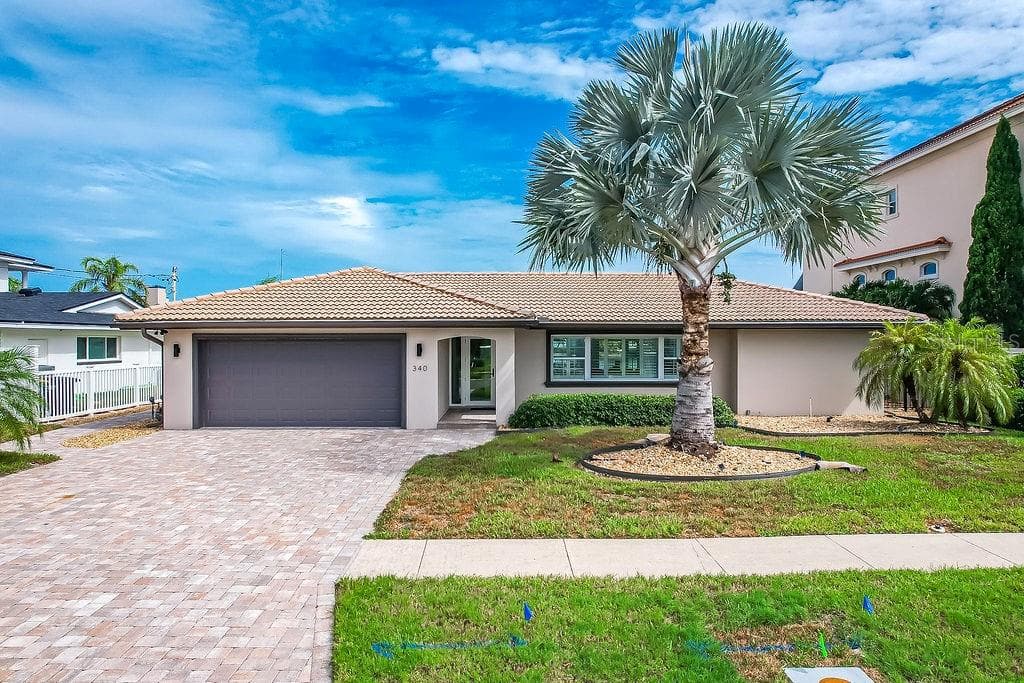 340 PALM ISLAND NE photo 1