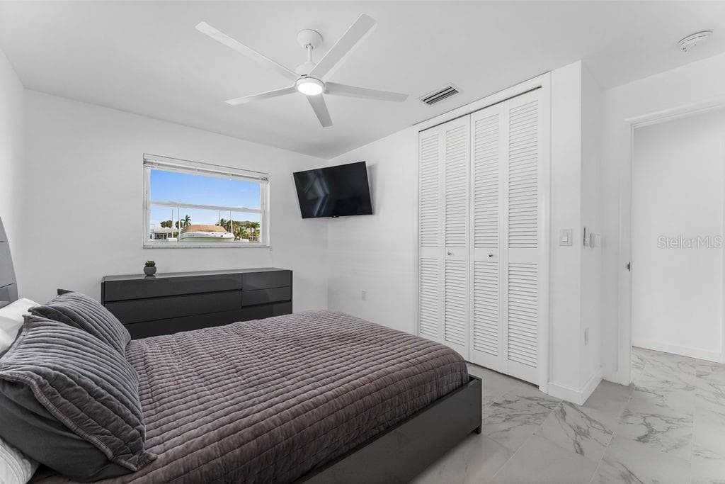 340 PALM ISLAND NE photo 25