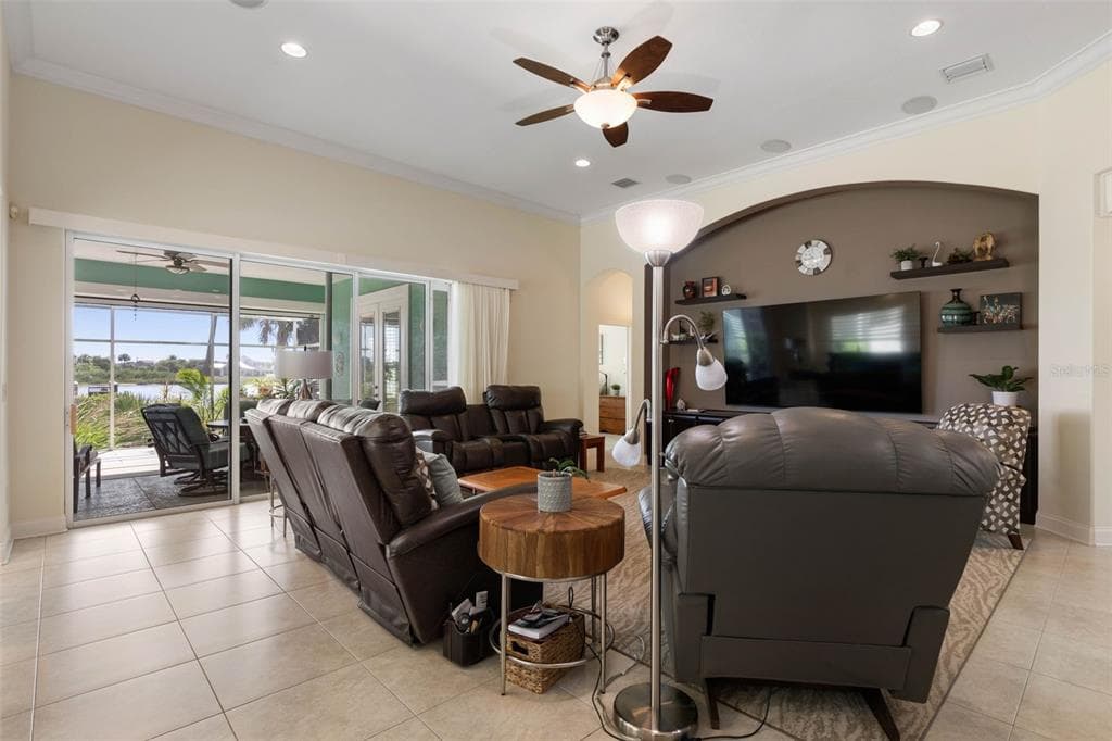127 S RIVERWALK DRIVE photo 5