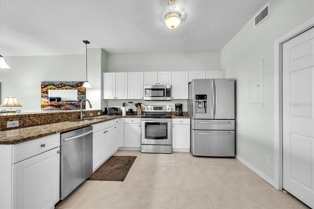 3500 MONDOVI COURT 811 photo 9