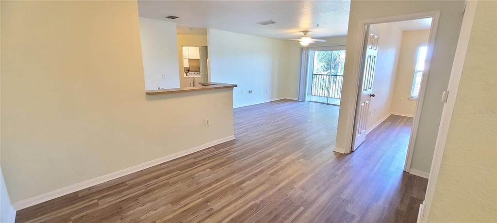 940 VILLAGE TRAIL 4-202 photo 7