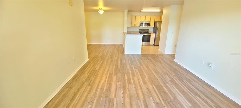 940 VILLAGE TRAIL 4-202 photo 9