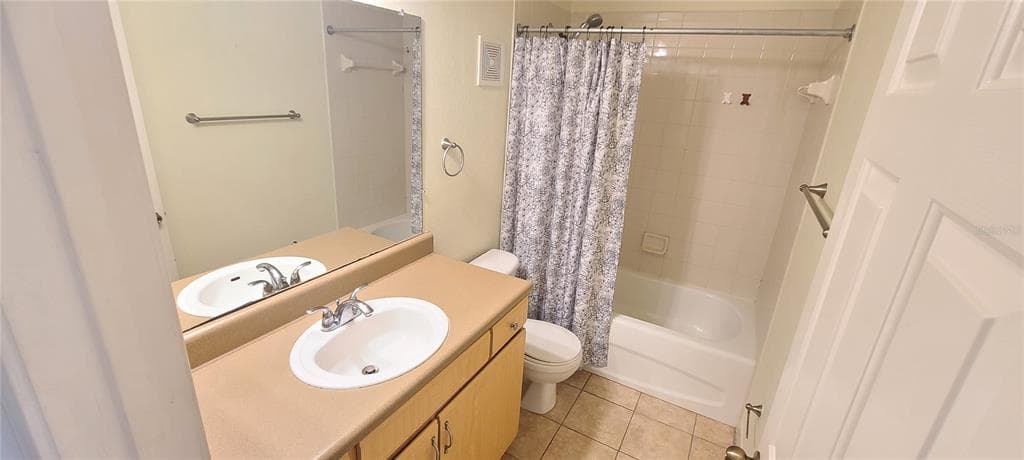 940 VILLAGE TRAIL 4-202 photo 14