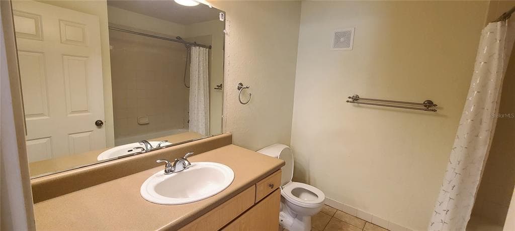 940 VILLAGE TRAIL 4-202 photo 15