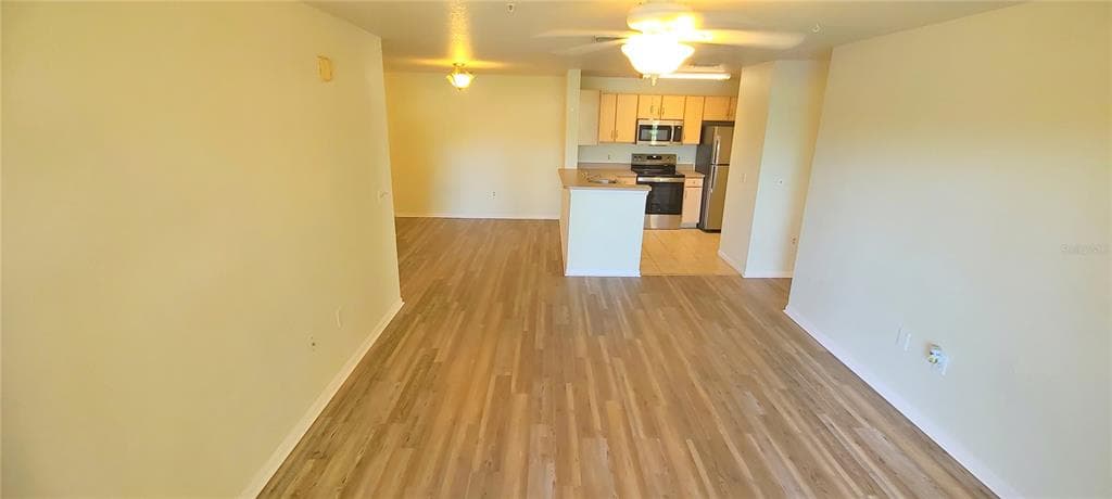 940 VILLAGE TRAIL 4-202 photo 8