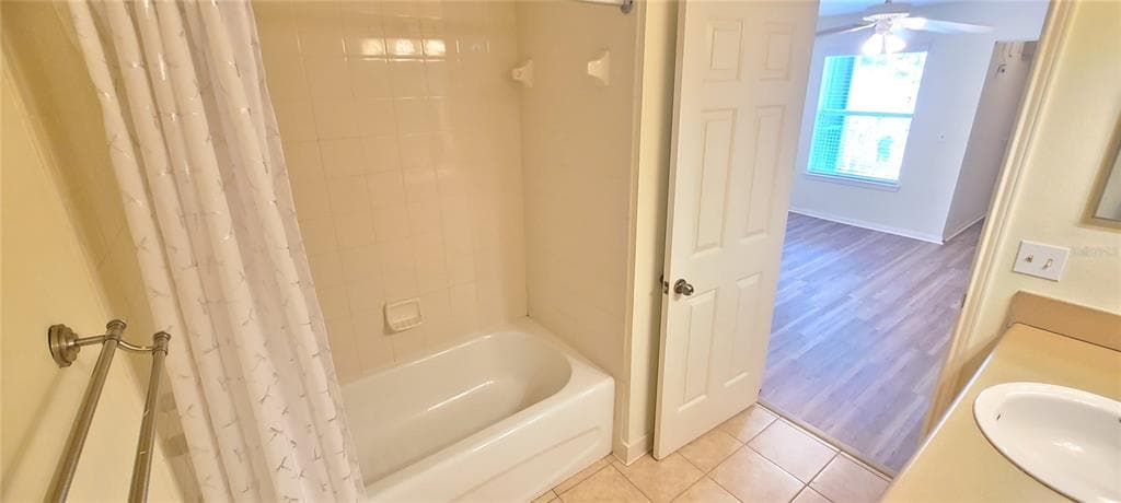 940 VILLAGE TRAIL 4-202 photo 25