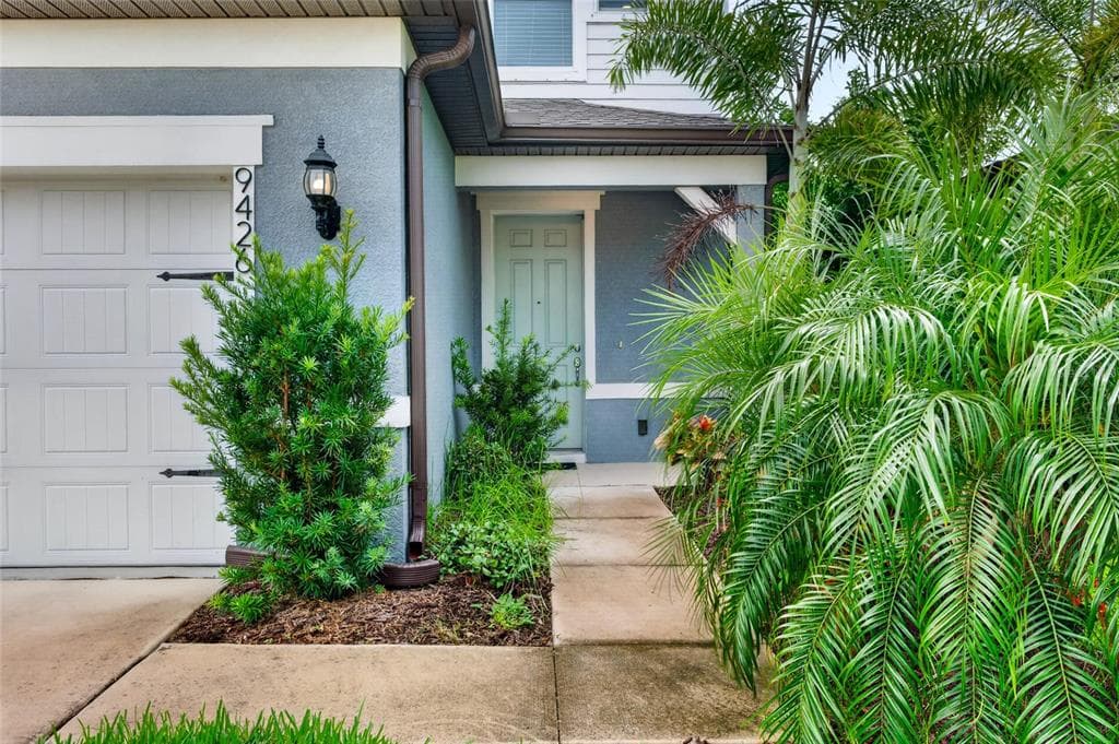9426 LAMINE WAY photo 2