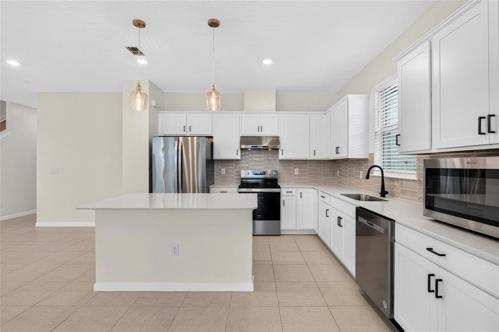 9426 LAMINE WAY photo 11
