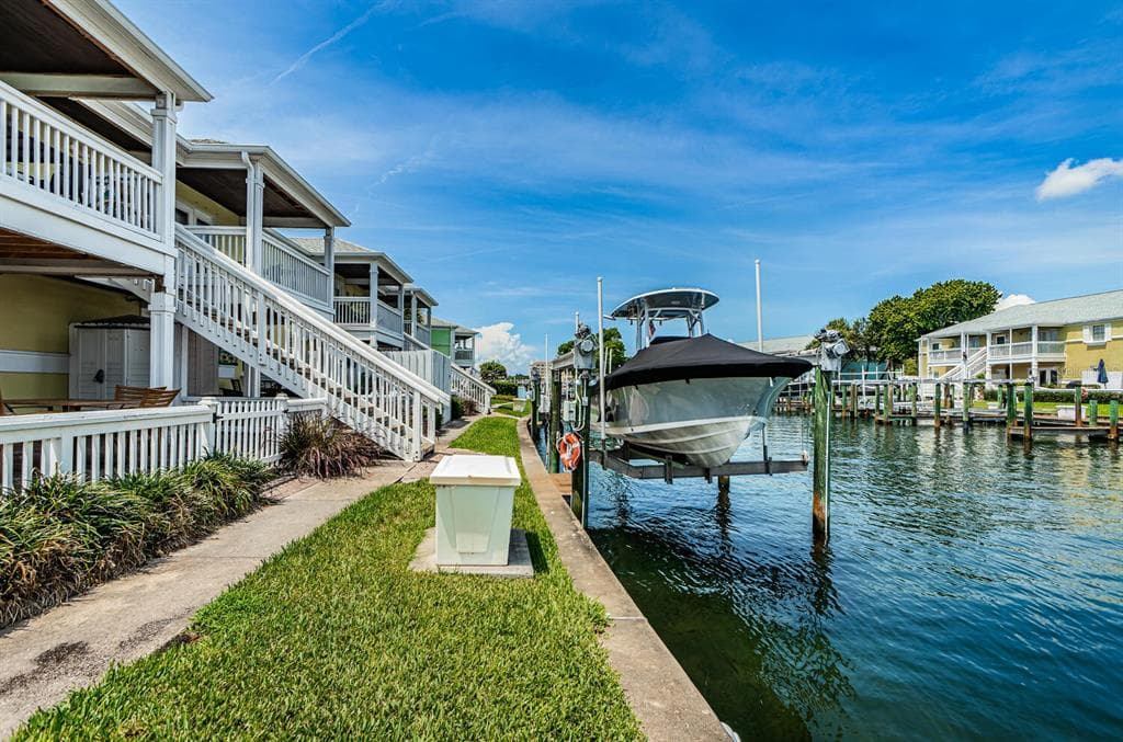 5215 COQUINA KEY DRIVE SE B photo 6