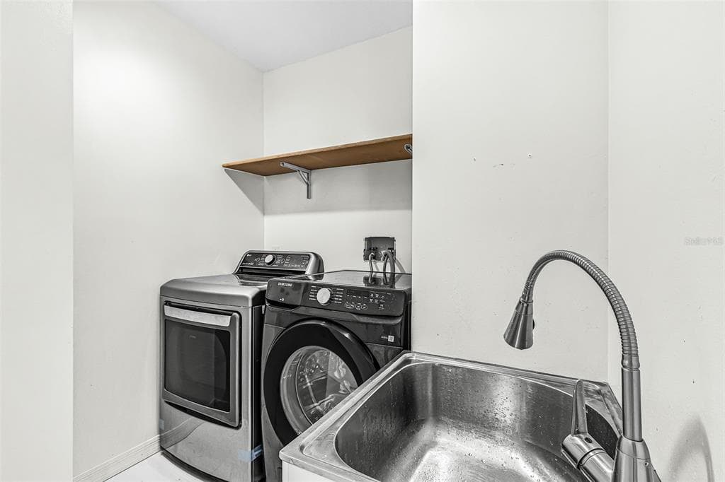 2380 VANCE TERRACE photo 16