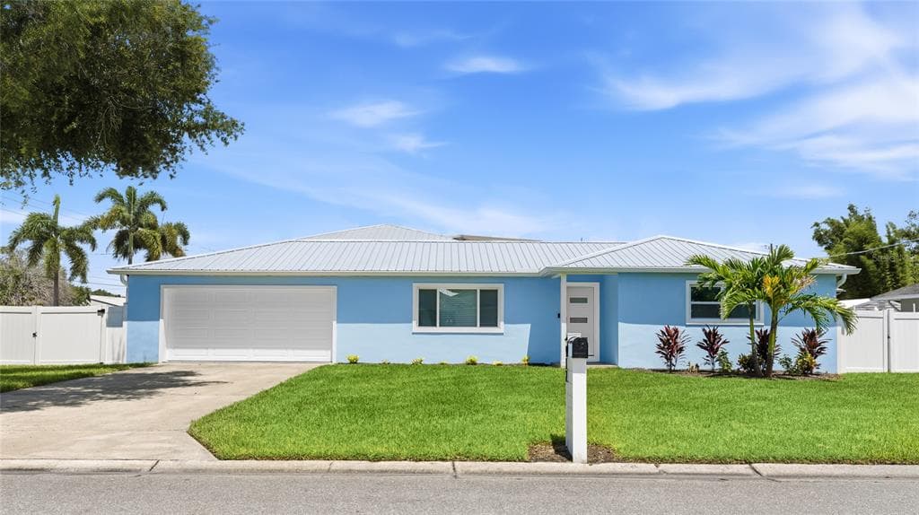912 21ST STREET W photo 1