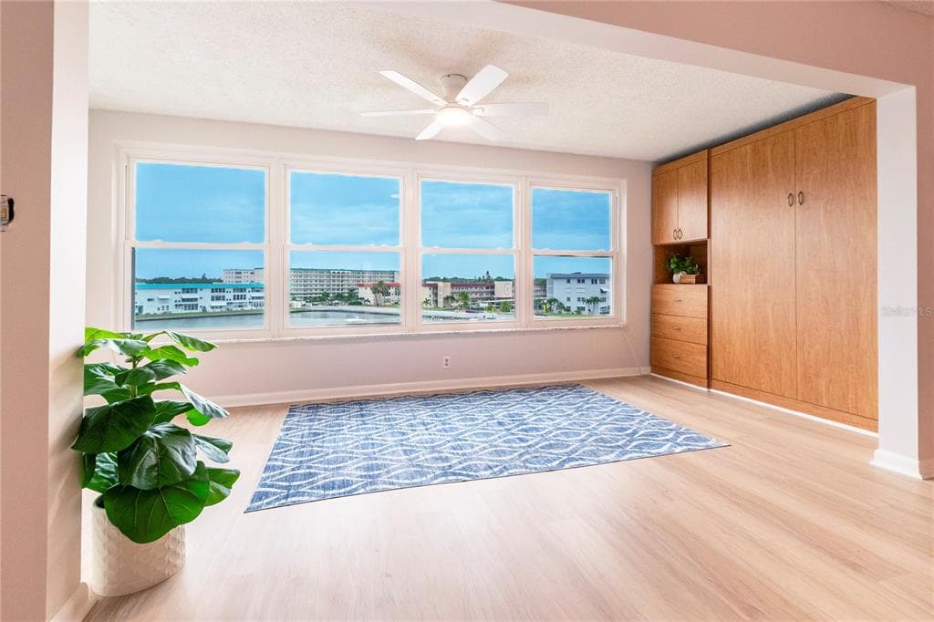 5925 SHORE BOULEVARD S 405 photo 6