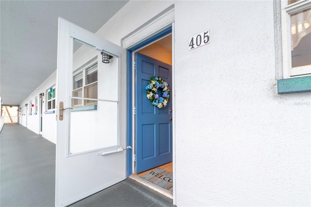 5925 SHORE BOULEVARD S 405 photo 3
